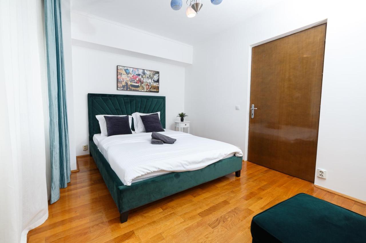Color Apartments Unirii 14 Blv ブカレスト エクステリア 写真